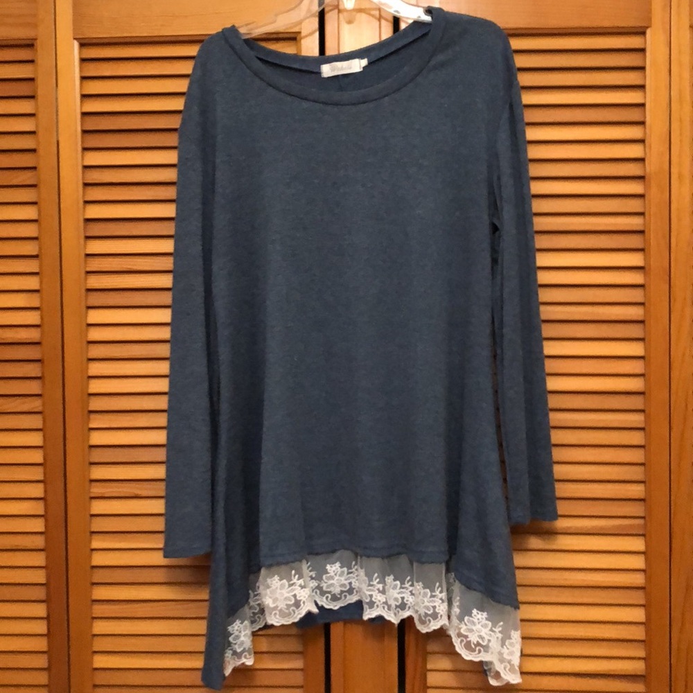 Wekili Blue knit shirt dress with lace